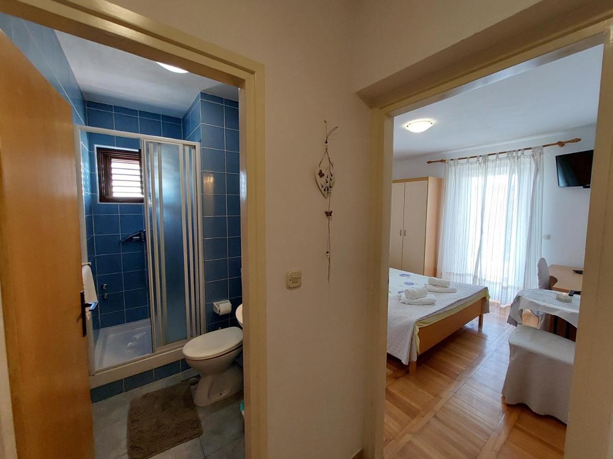 Apartmani Rahela Vodice Bagian luar foto