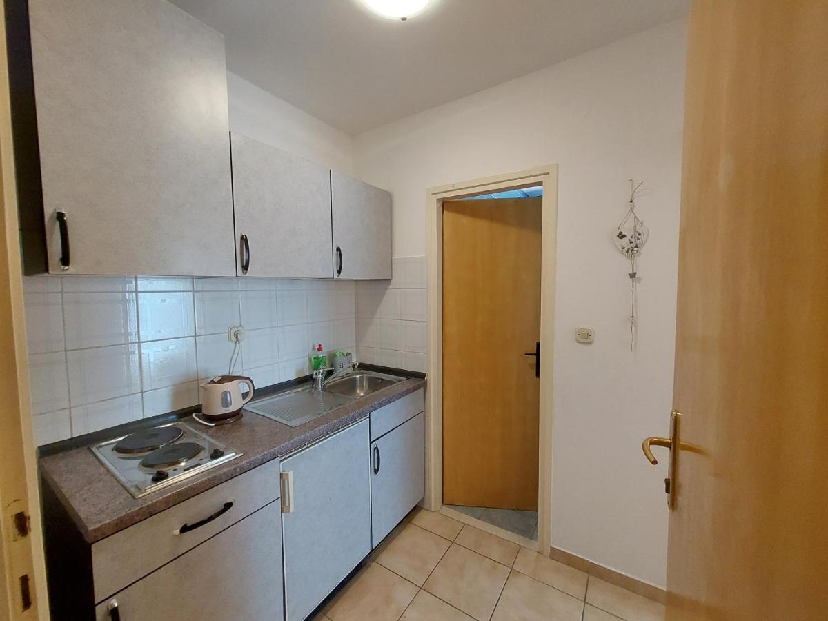 Apartmani Rahela Vodice Bagian luar foto