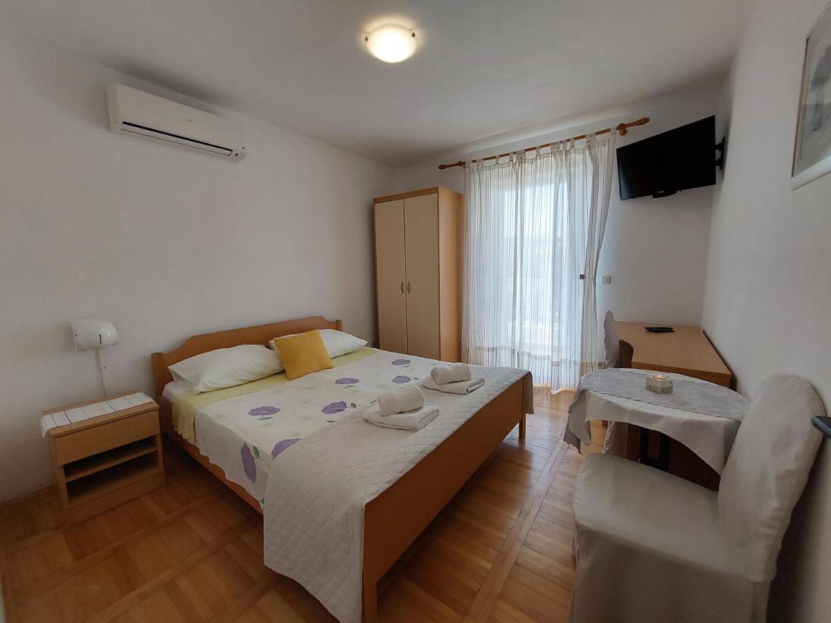 Apartmani Rahela Vodice Bagian luar foto