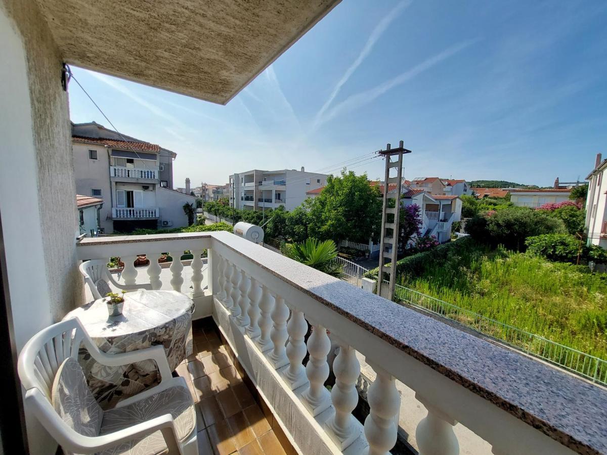 Apartmani Rahela Vodice Bagian luar foto